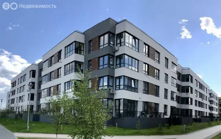 3-комнатная квартира: Тюмень, улица Федюнинского, 30к7 (86.2 м) - Фото 1