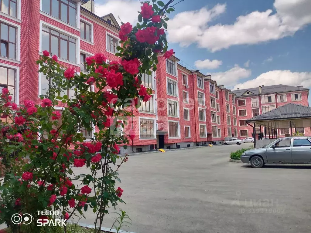 2-к кв. Кабардино-Балкария, Нальчик ул. Шогенова, 77 (69.0 м) - Фото 0