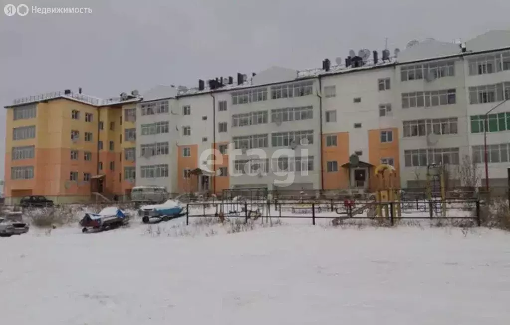 3-комнатная квартира: посёлок городского типа Хандыга, улица ... - Фото 1