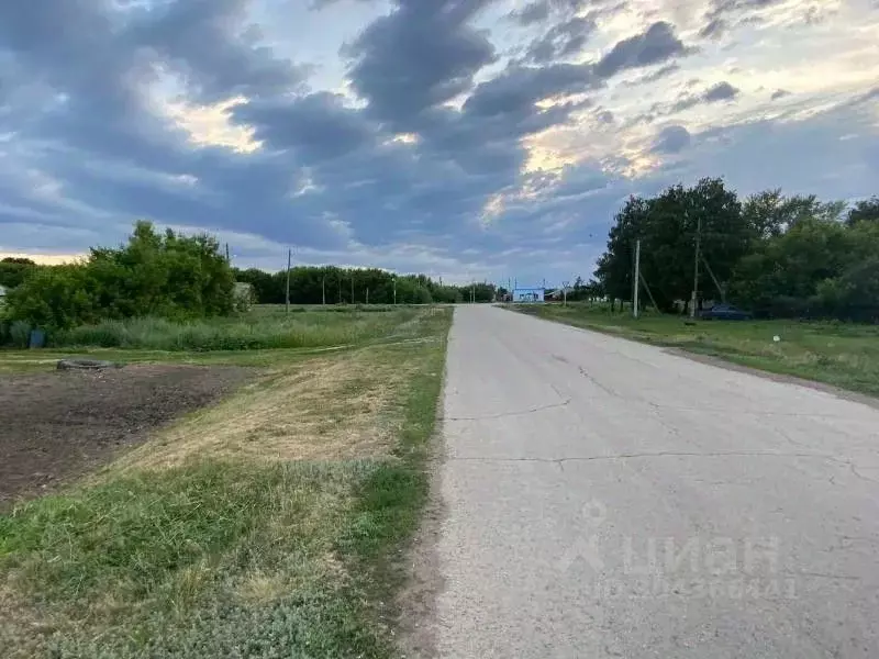 Дом в Самарская область, Алексеевка с/пос, пос. Ильичевский ул. ... - Фото 1