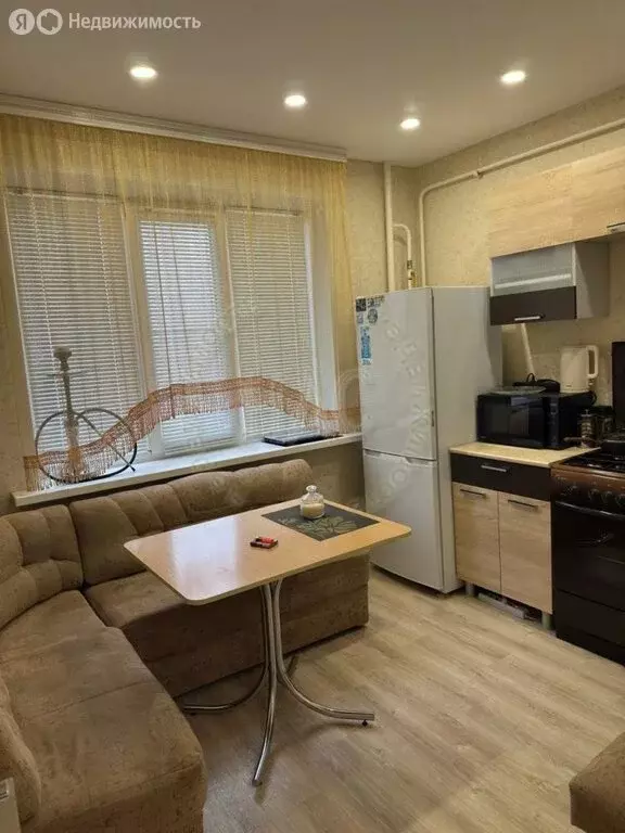 1-комнатная квартира: Курск, улица Бойцов 9-й Дивизии, 199А (37 м) - Фото 2