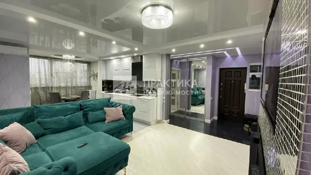 Продается 3-комнатная квартира - Фото 1