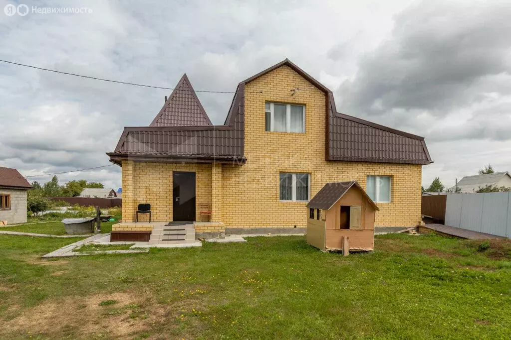 Дом в Тюмень, микрорайон Парфёново, улица Комиссаржевской (200 м) - Фото 1