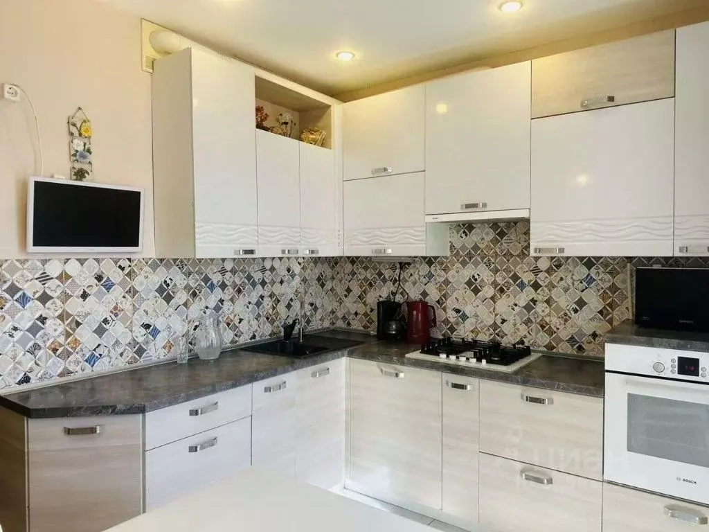 2-к кв. Крым, Симферополь ул. Лексина, 68 (75.0 м) - Фото 1