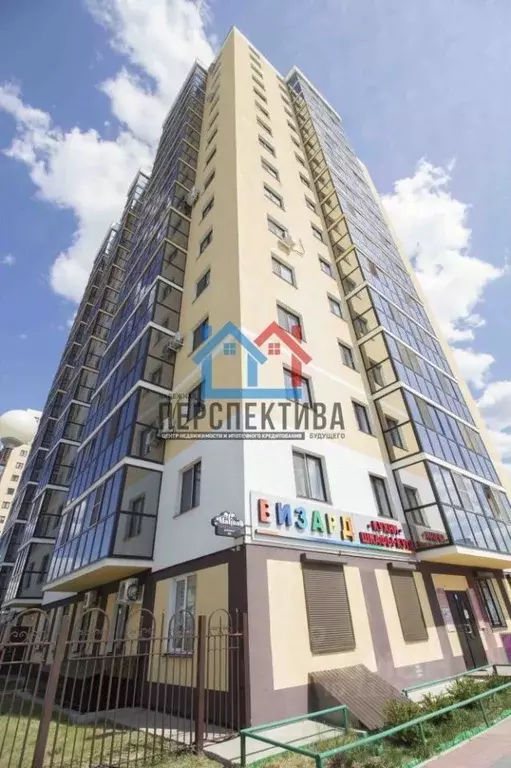 2-к кв. Тюменская область, Тобольск 9-й мкр, 36 (56.1 м) - Фото 0