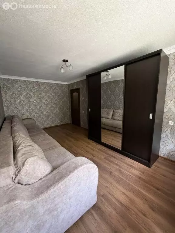 3-комнатная квартира: Тырныауз, Эльбрусский проспект, 100 (58 м) - Фото 1