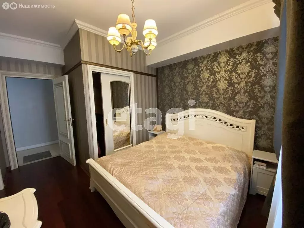 4-комнатная квартира: Южно-Сахалинск, улица А.О. Емельянова, 11А ... - Фото 1