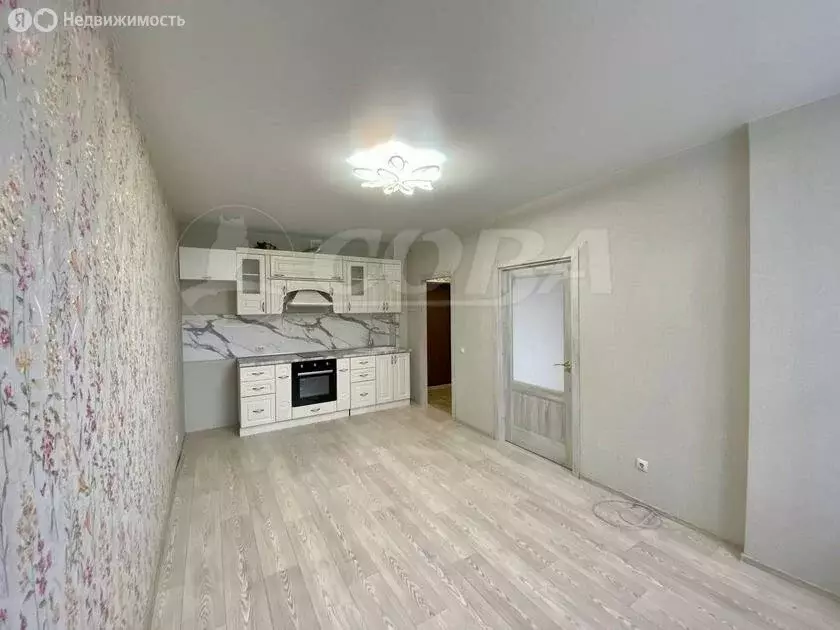 1-комнатная квартира: Тюмень, улица Тимофея Чаркова, 83 (37.3 м) - Фото 1
