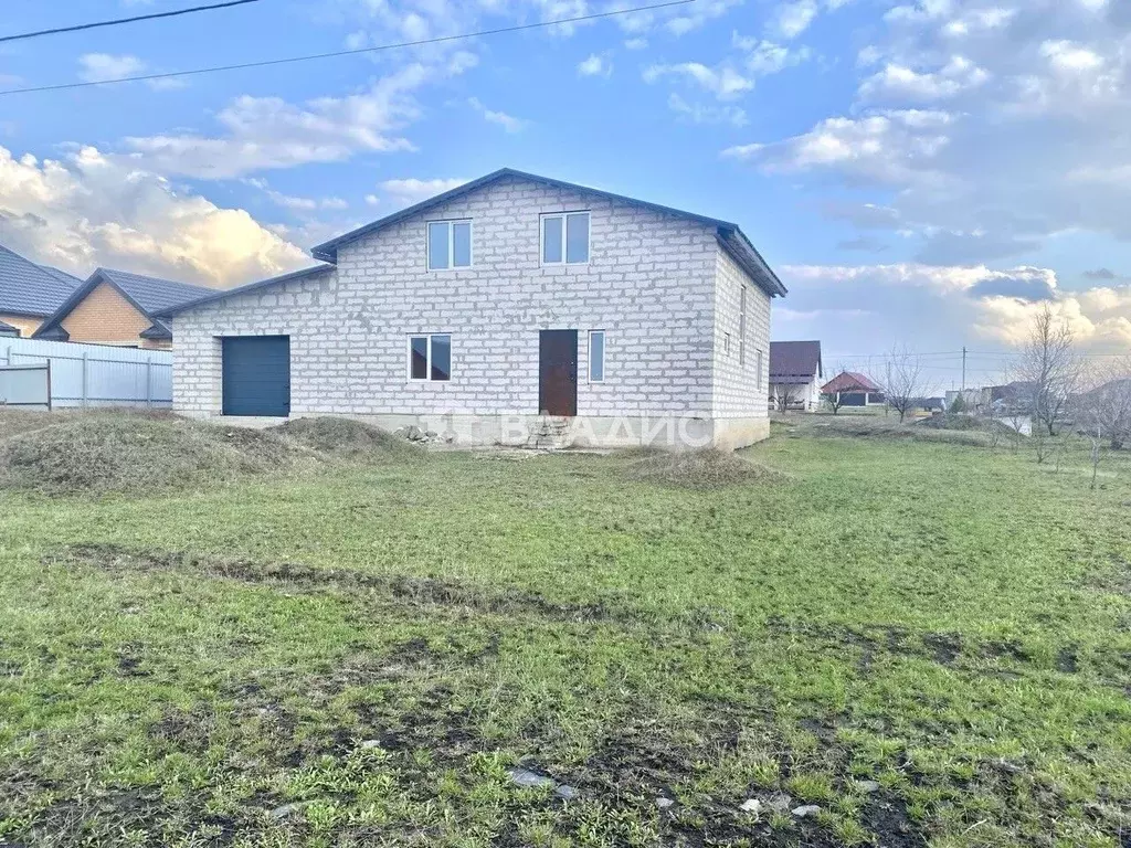 Дом в Белгородская область, Строитель Яковлевский городской округ, ул. ... - Фото 1