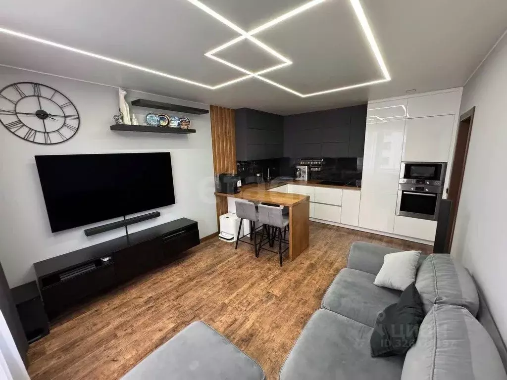 2-к кв. Тюменская область, Тюмень ул. Ю.-Р.Г. Эрвье, 32к1 (61.5 м) - Фото 0