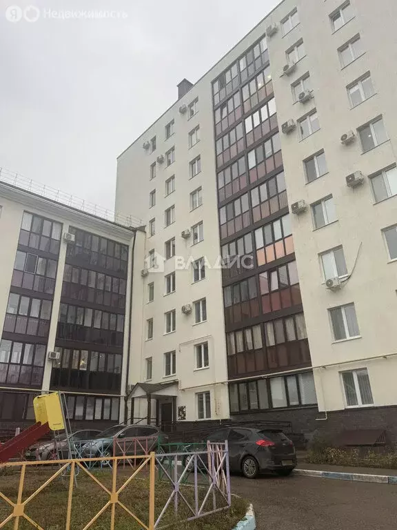 3-комнатная квартира: Октябрьский, Социалистическая улица, 10 (86.9 м) - Фото 1