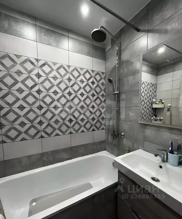 3-к кв. Вологодская область, Вологда Молодежная ул., 15А (63.4 м) - Фото 0