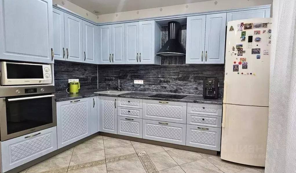 3-к кв. Волгоградская область, Волгоград бул. 30-летия Победы, 42 ... - Фото 1