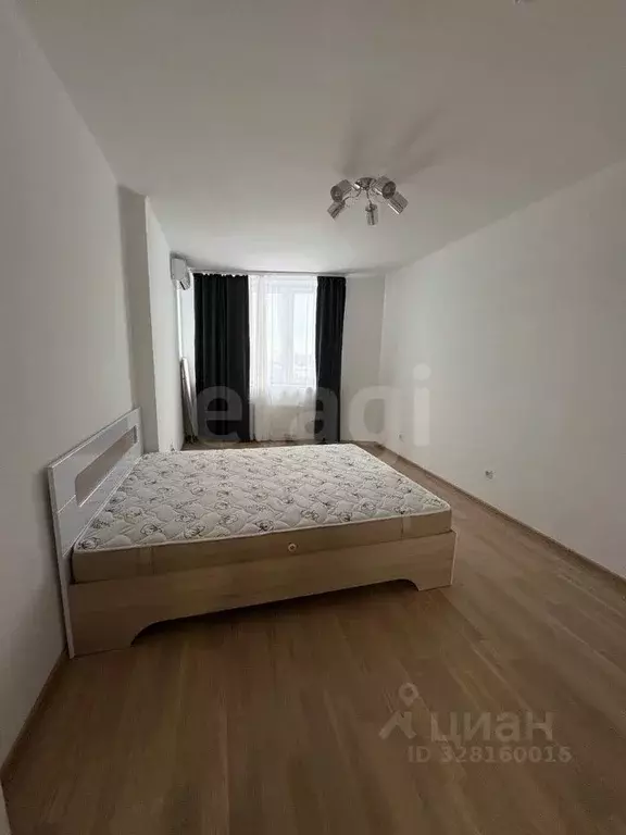 1-к кв. Свердловская область, Екатеринбург ул. Кировградская, 10 (47.4 ... - Фото 1