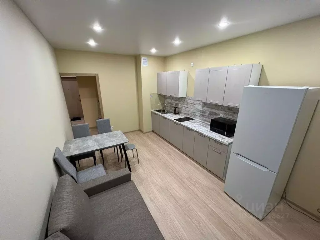 1-к кв. Свердловская область, Екатеринбург ул. Азина, 22/7 (42.0 м) - Фото 1