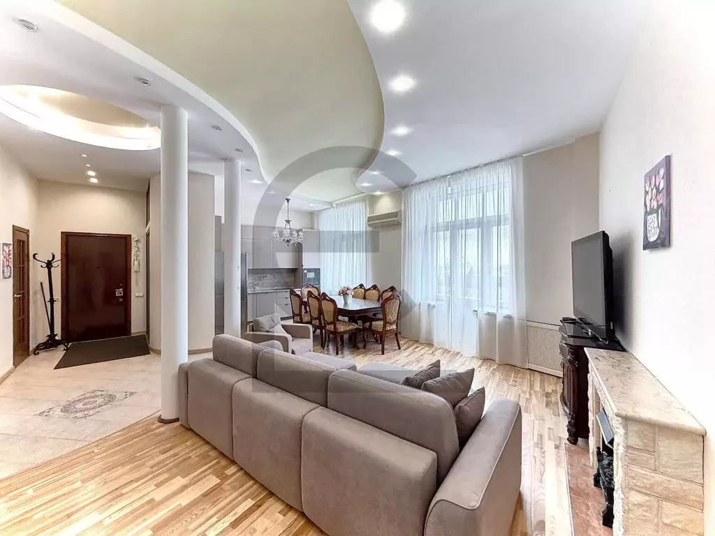 3-к кв. Нижегородская область, Нижний Новгород ул. Минина, 1 (90.0 м) - Фото 2