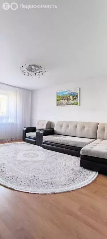 2-комнатная квартира: Октябрьский, 34-й микрорайон, 14 (58 м) - Фото 1