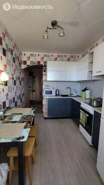 4-комнатная квартира: Тобольск, 4-й микрорайон, 14 (71.6 м) - Фото 1