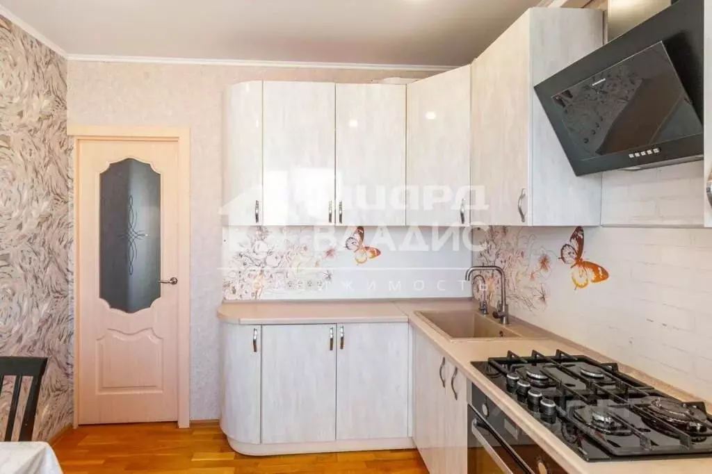 3-к кв. Омская область, Омск ул. Сазонова, 208 (62.8 м) - Фото 1