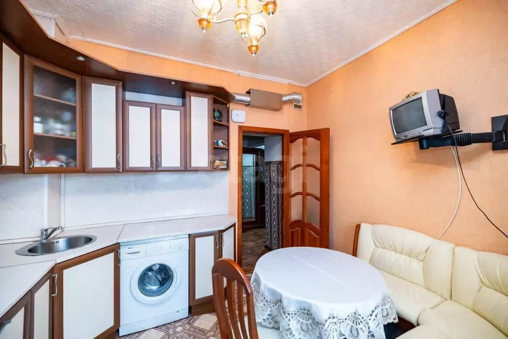 2-к кв. Ханты-Мансийский АО, Сургут Комсомольский просп., 25 (55.3 м) - Фото 0