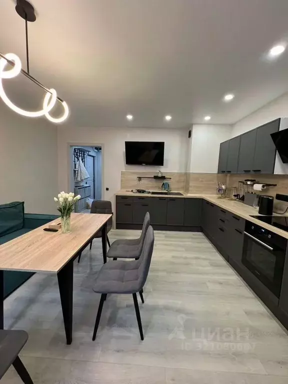 2-к кв. Тюменская область, Тюмень ул. Алматинская, 12 (64.7 м) - Фото 1