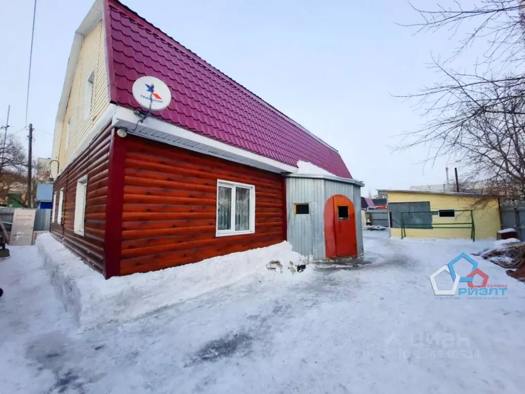 Дом в Омская область, Омск Радуга мкр, ул. Смены (272 м) - Фото 1