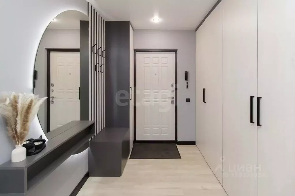 2-к кв. Тюменская область, Тюмень ул. Валентины Трофимовой, 2к1 (67.7 ... - Фото 1