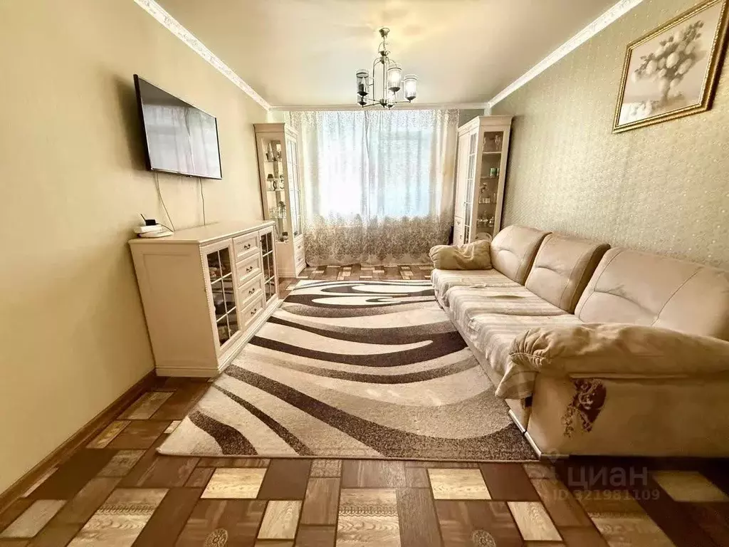 1-к кв. Оренбургская область, Оренбург ул. Геннадия Донковцева, 15 ... - Фото 0