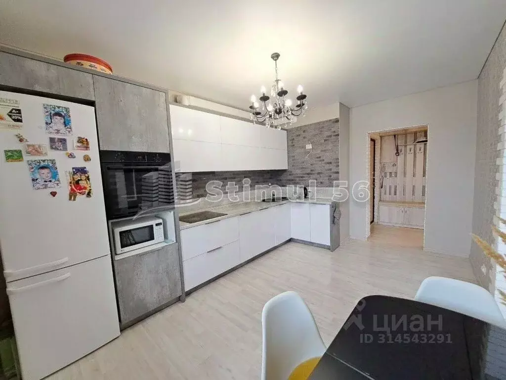 3-к кв. Оренбургская область, Оренбург просп. Победы, 157/2 (70.9 м) - Фото 1