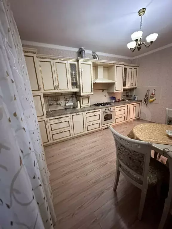 2-к. квартира, 110 м, 2/5 эт. - Фото 1