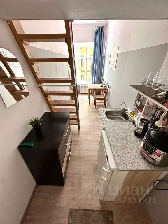 Комната Санкт-Петербург 9-я Васильевского острова линия, 48 - Фото 1