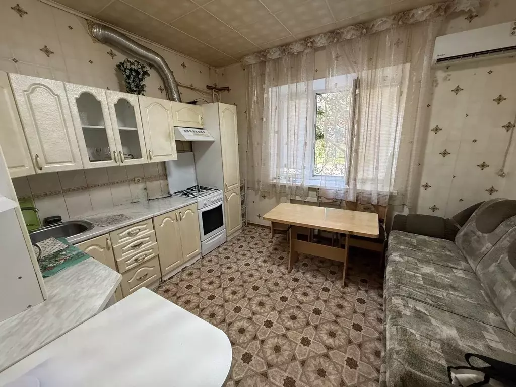 1-к кв. Краснодарский край, Ейск Красная ул., 57/2 (55.0 м) - Фото 1