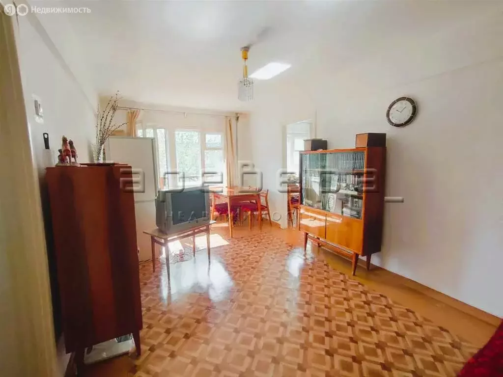 3-комнатная квартира: Красноярск, улица Александра Матросова, 10Г (58 ... - Фото 1