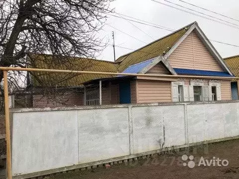Дом в Астраханская область, Икрянинский район, с. Ново-Булгары Садовая ... - Фото 1