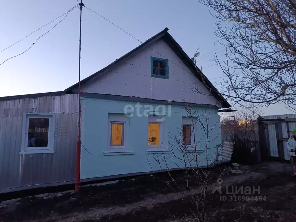 Дом в Белгородская область, Вейделевка рп ул. Колхозная (40 м) - Фото 0