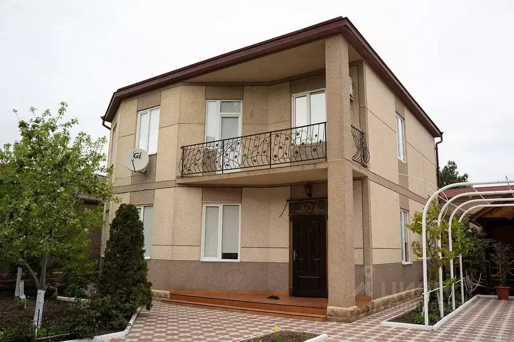 Дом в Дагестан, Каспийск ул. Кирова, 70Б (200 м) - Фото 1