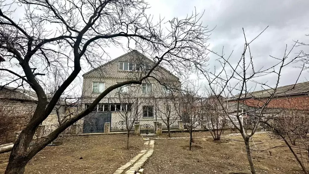 Дом в Дагестан, Махачкала ул. Гаджи Абашилова, 17 (280 м) - Фото 0