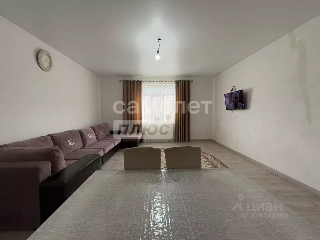Дом в Дагестан, Дагестанские Огни Пионерская ул., 18 (100 м) - Фото 1