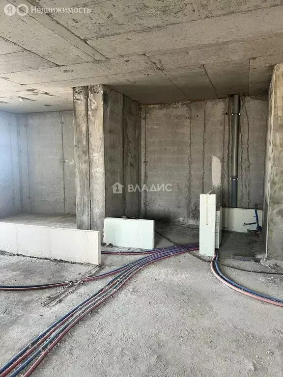 3-комнатная квартира: Волгоград, улица Ханпаши Нурадилова, 7 (90 м) - Фото 1