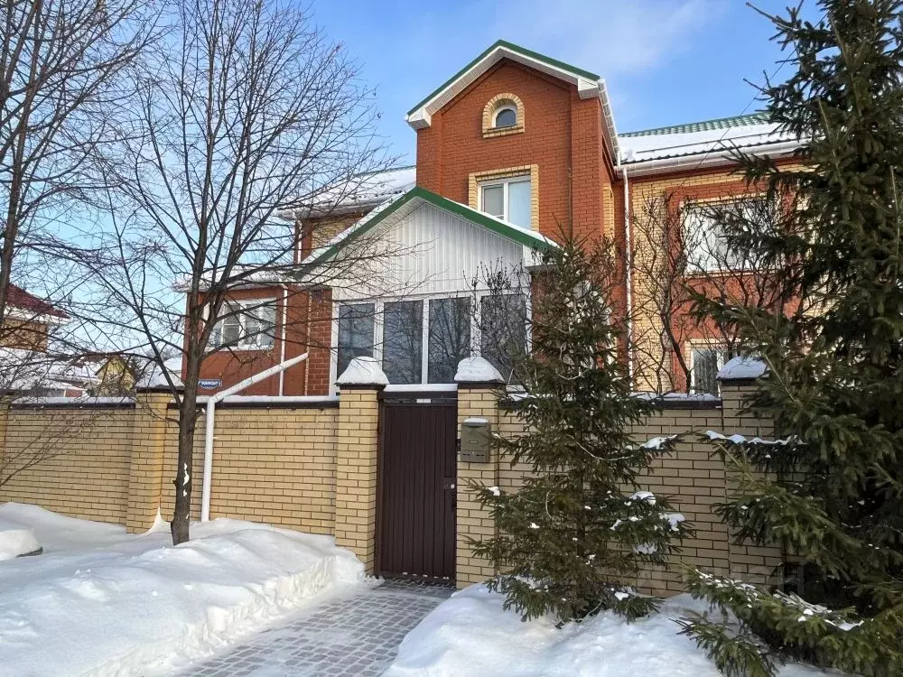 Дом в Омская область, Омск ул. 9-я Любинская, 92 (260 м) - Фото 0