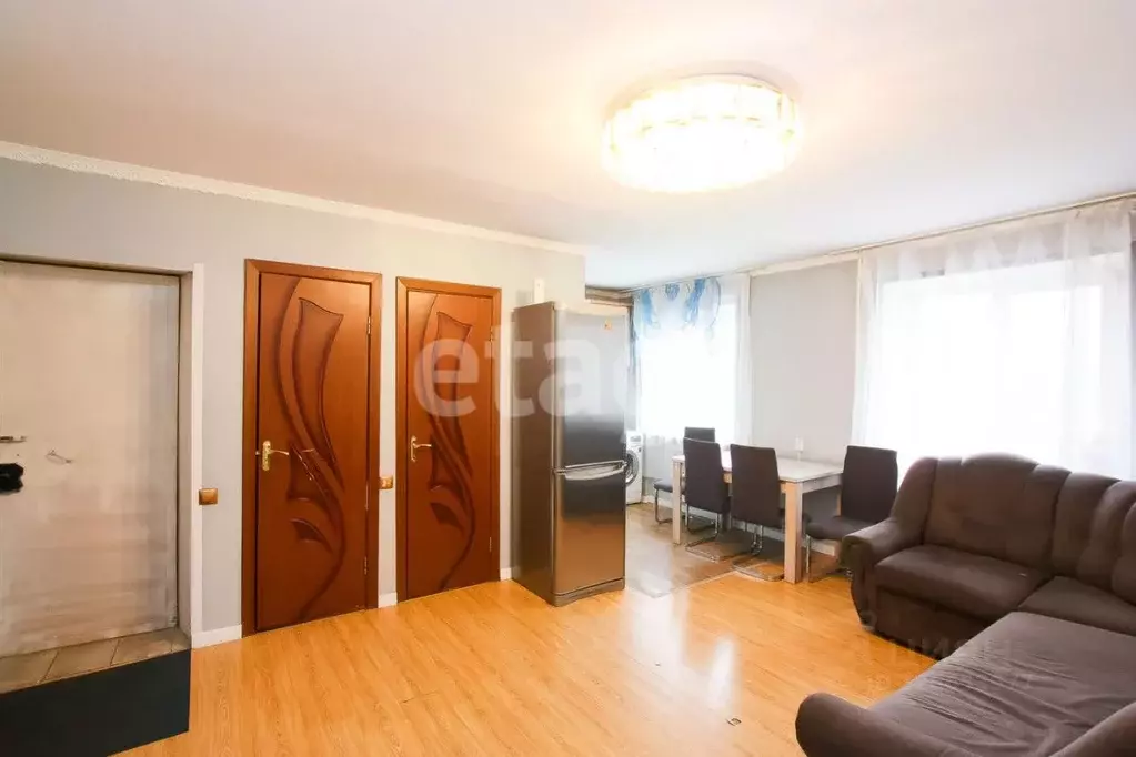 3-к кв. Бурятия, Улан-Удэ Тобольская ул., 39 (57.1 м) - Фото 1