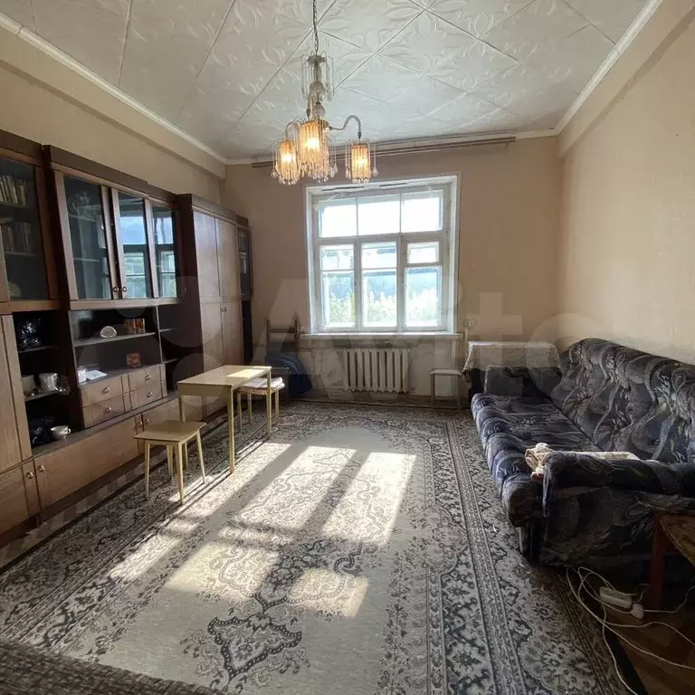 Комната 30 м в 4-к., 4/4 эт. - Фото 0