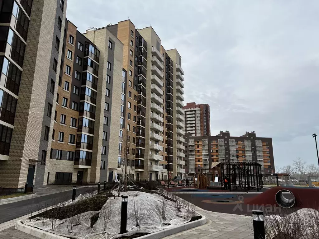 1-к кв. Красноярский край, Красноярск наб. Южная, 6 (45.0 м) - Фото 1