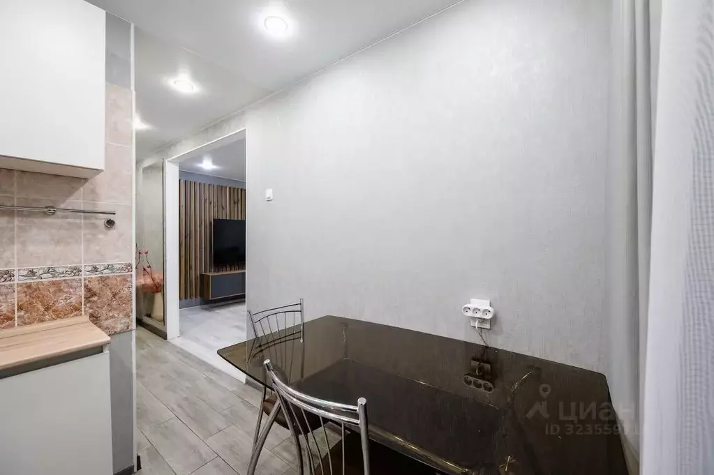 2-к кв. Кировская область, Киров ул. Защитников Отечества, 146 (45.4 ... - Фото 2