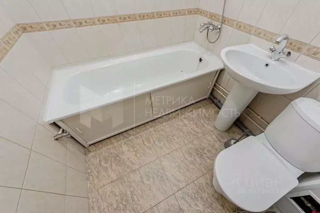 1-к кв. Тюменская область, Тюмень Олимпийская ул., 8 (35.0 м) - Фото 1