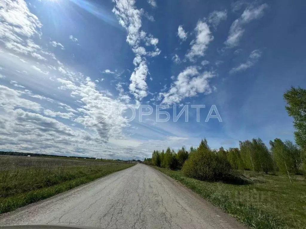 Участок в Тюменская область, Тюменский район, д. Зубарева Центральная ... - Фото 1