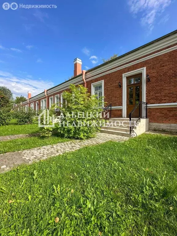 3-комнатная квартира: Петергоф, Конно-Гренадерская улица, 13 (174 м) - Фото 1