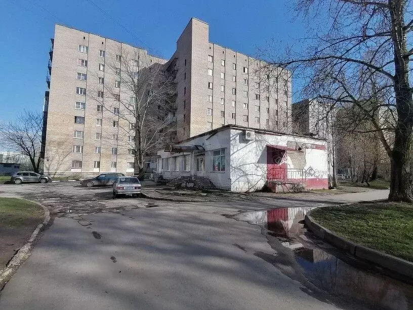 Комната 11 м в 9-к., 1/9 эт. - Фото 0
