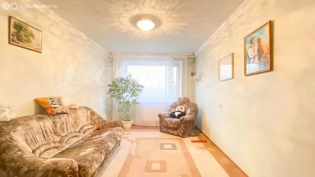 3-комнатная квартира: Тюмень, улица Монтажников, 17 (67 м) - Фото 1