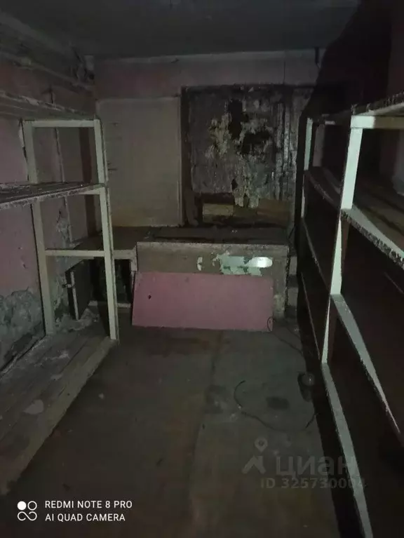 Помещение свободного назначения в Красноярский край, Красноярск просп. ... - Фото 1